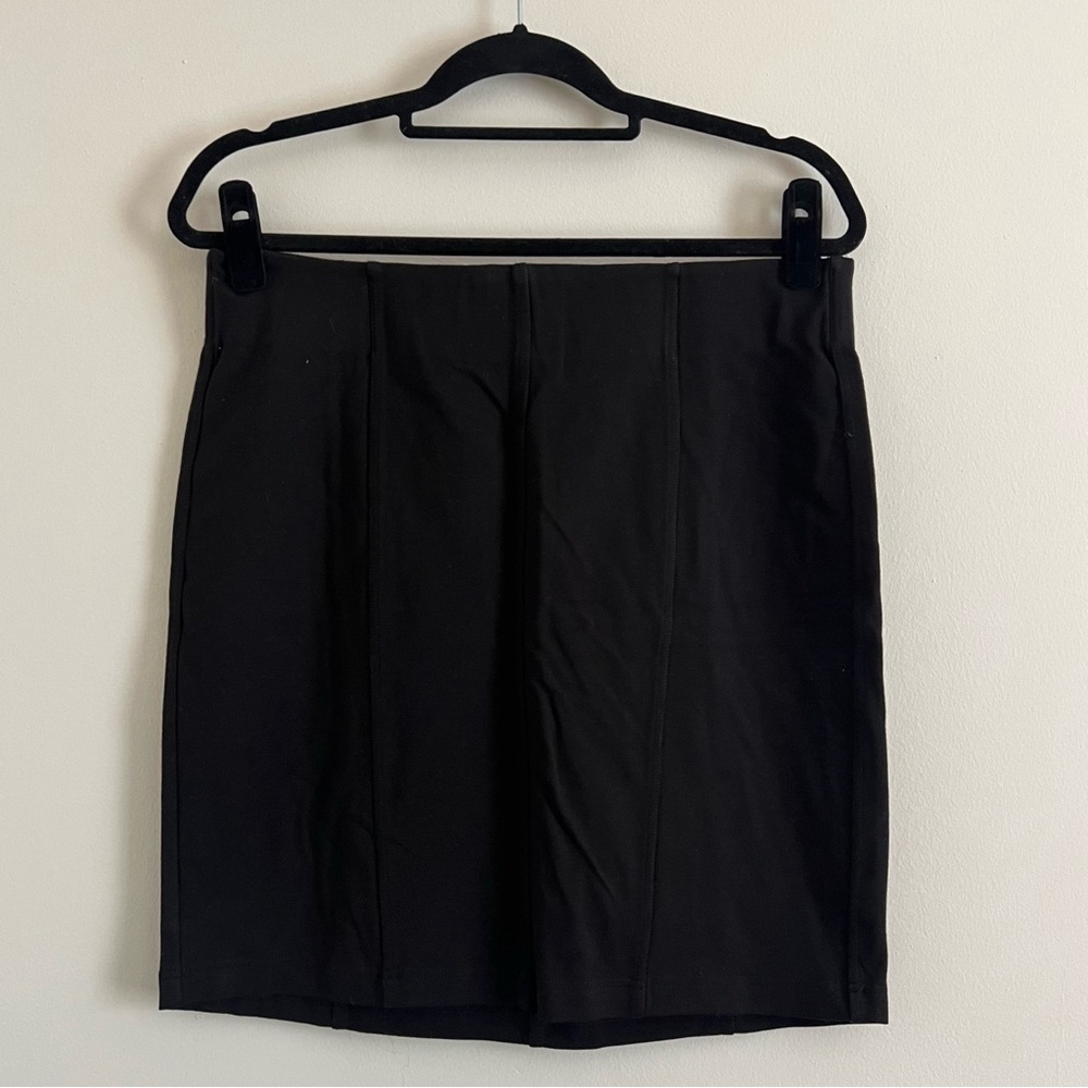nwt: black bodycon skirt from torrid